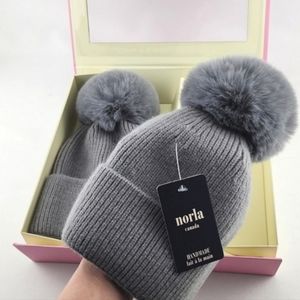 NIB Norla Canada Mom & Me Grey Alpaca Wool Blend Pom Beanie 2pc Set